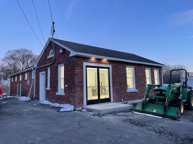 More Photos Of 322 Prospect Ave, Hartford Freestanding For Lease