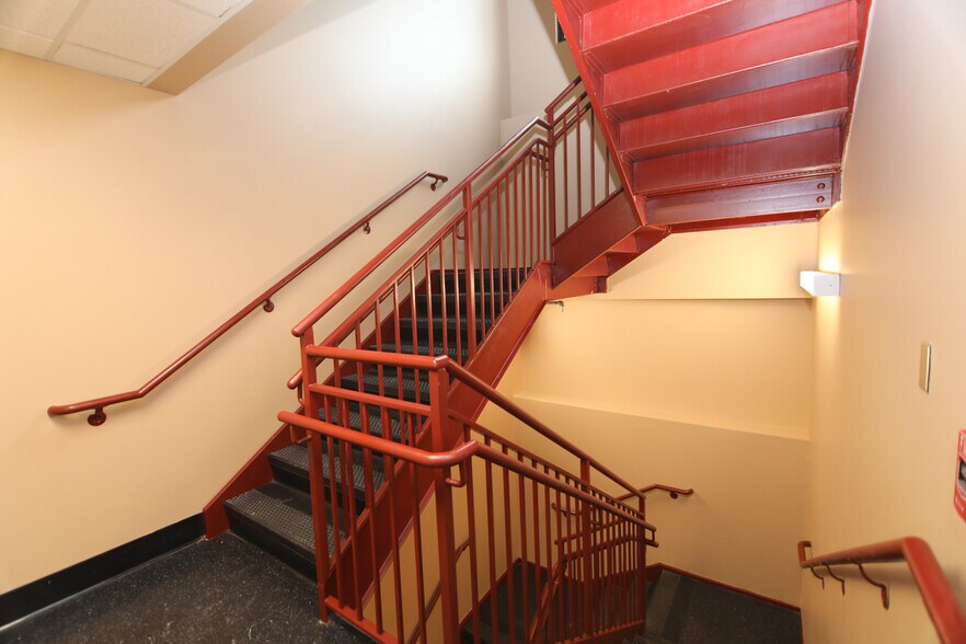 More Photos Of 8 Revolutionary Rd, Ossining Medical For Lease