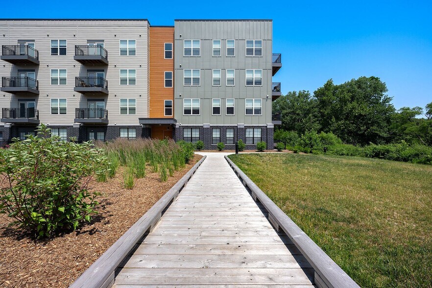 More Photos Of 400 Truesdell Ave, La Porte Apartments For Lease