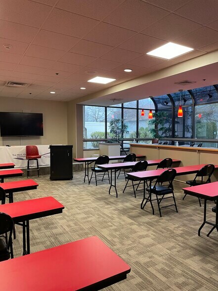 More Photos Of 1230 Congress St, Portland Hotel For Lease