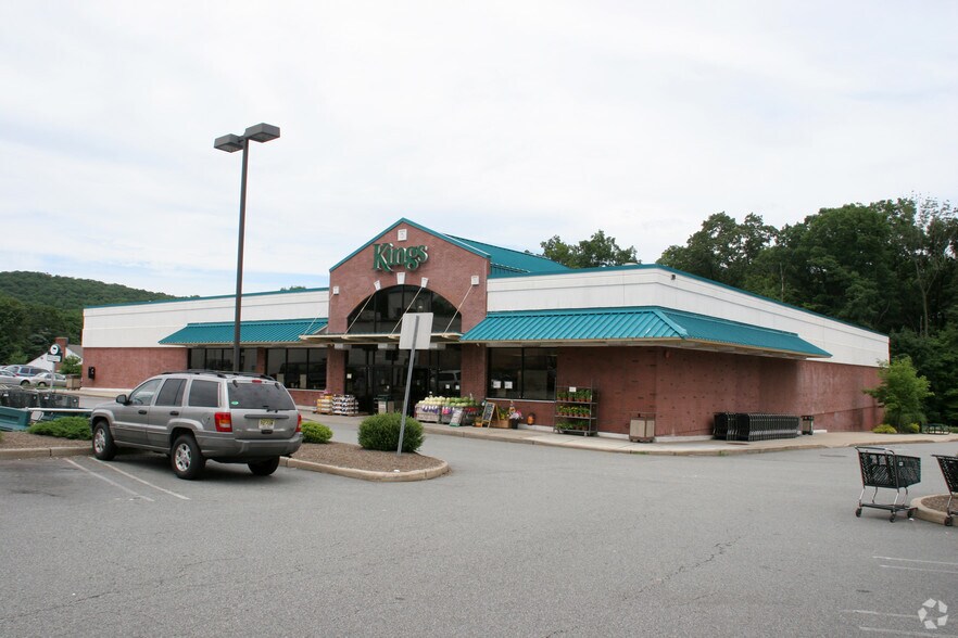 More Photos Of 117-141 Hawkins Pl, Boonton Unknown For Lease