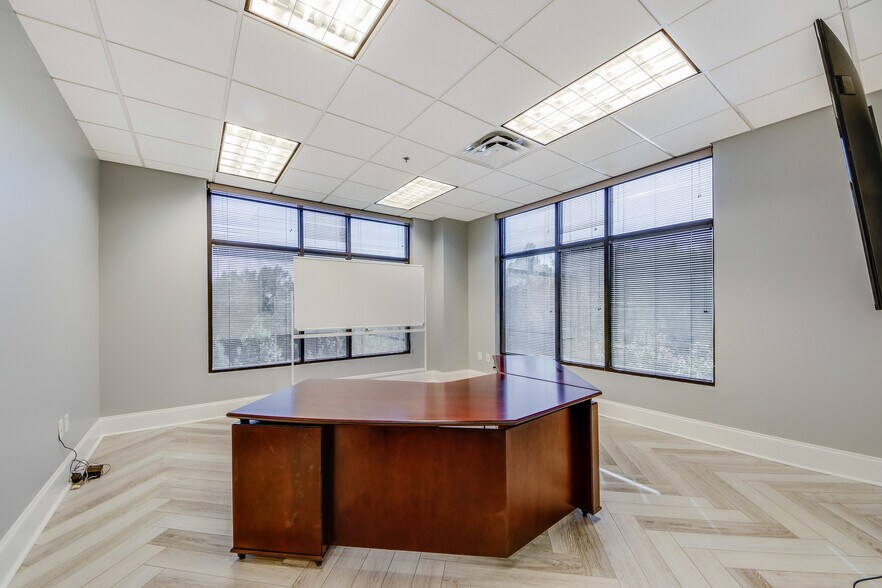More Photos Of 2700 N Berkeley Lake Rd, Duluth Office For Sale