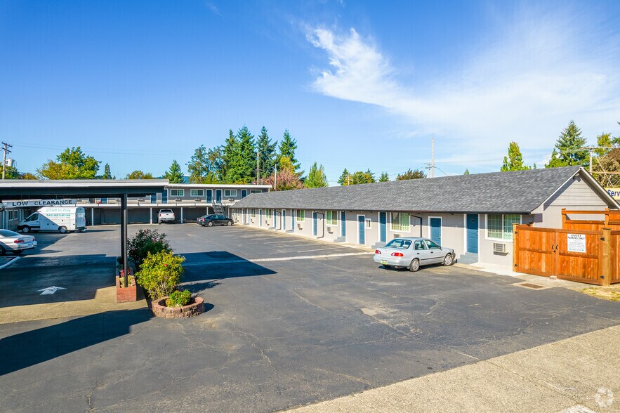 More Photos Of 1152 Main St, Springfield Hotel For Sale