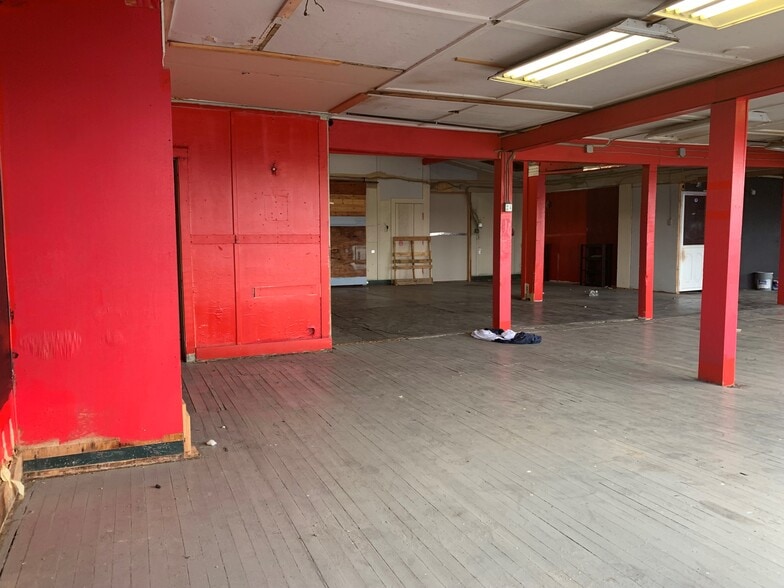 More Photos Of 388 Knowlton St, Bridgeport Warehouse For Lease