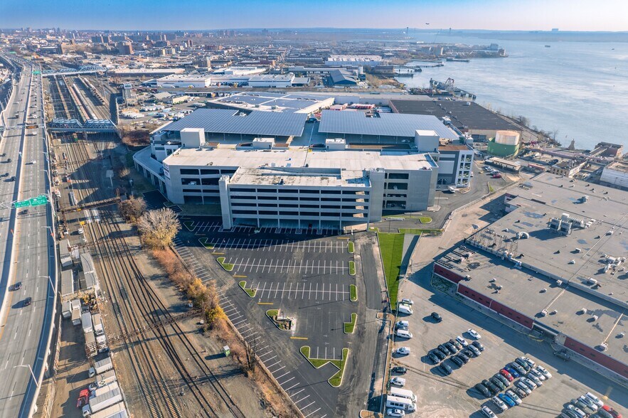 More Photos Of 920-980 E 149th St, Bronx Distribution For Lease