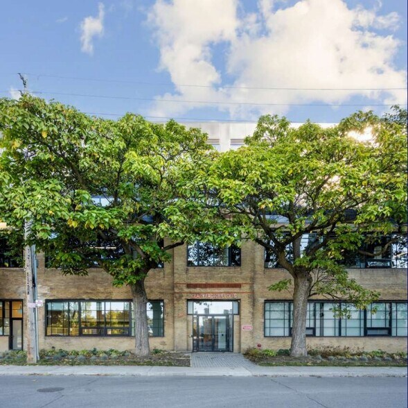 More Photos Of 288-300 Geary Ave, Toronto Manufacturing For Sale