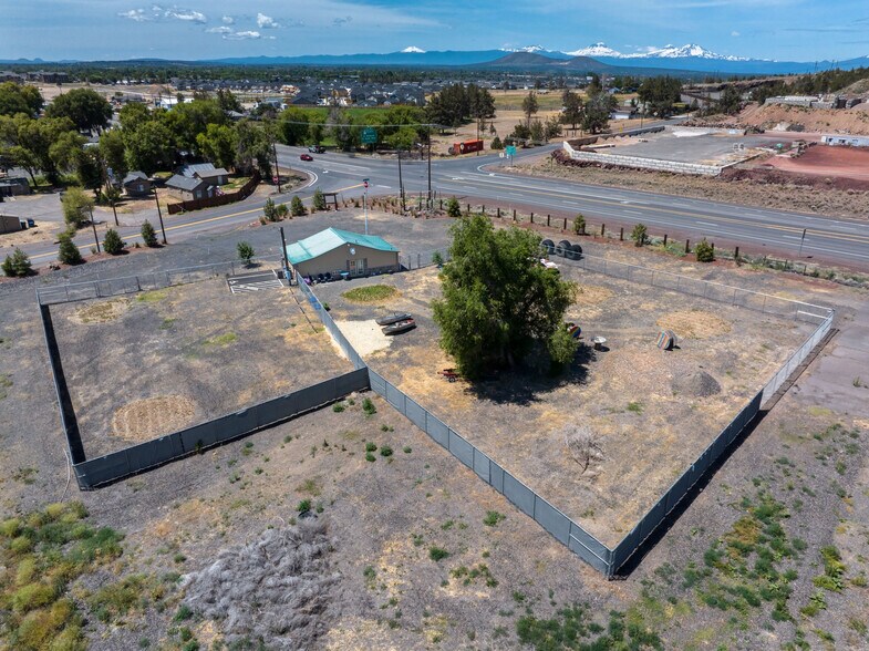 More Photos Of 223 NW Oneil way, Redmond Shelter For Sale