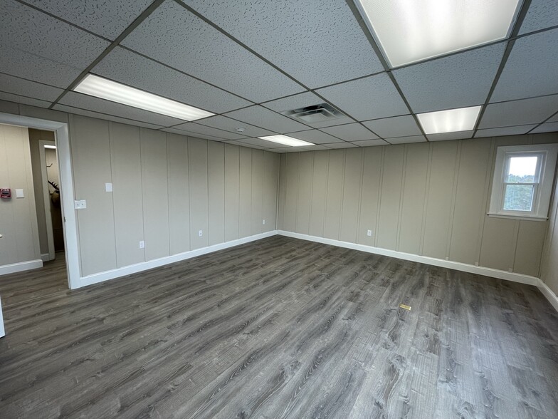 More Photos Of 43 Harrys Dr, Brunswick Office For Lease