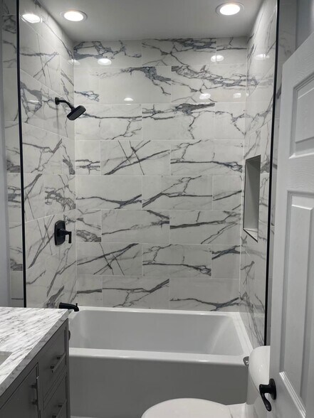 More Photos Of 4128 Washington St, Gary Apartments For Sale