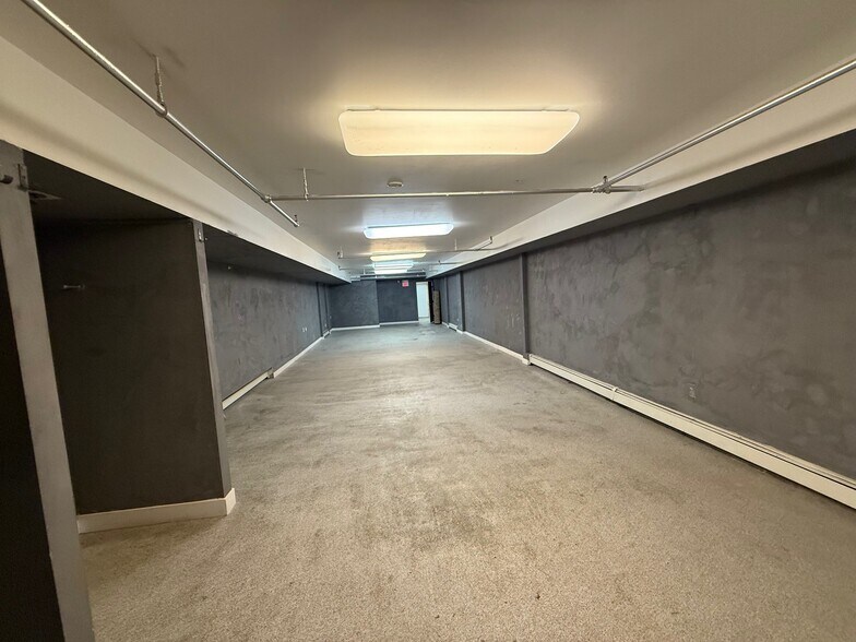 More Photos Of 1314 17th Ave SW, Calgary Freestanding For Lease