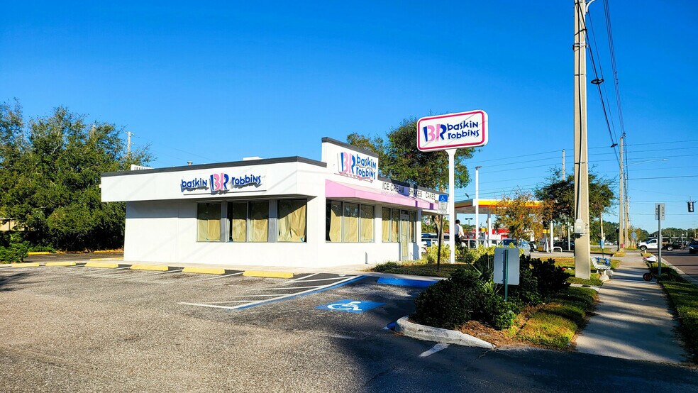 Primary Photo Of 6132 Dr. Martin Luther King St N, Saint Petersburg Fast Food For Sale