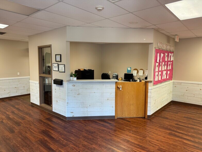 More Photos Of 5225 N 158th Ave, Omaha Daycare Center For Lease