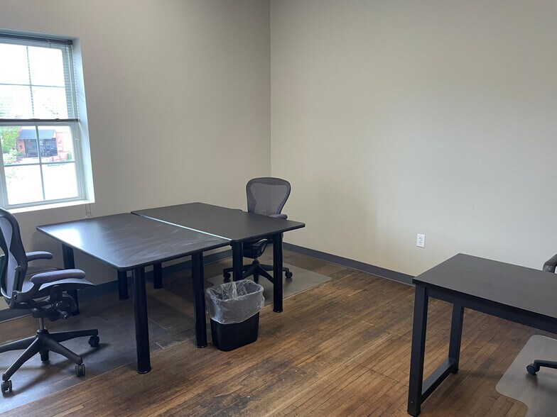 More Photos Of 3989 Broadway, Grove City Loft Creative Space For Lease