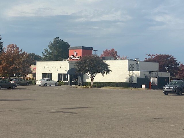 More Photos Of 1134-1140 N Germantown Pky, Cordova General Retail For Lease