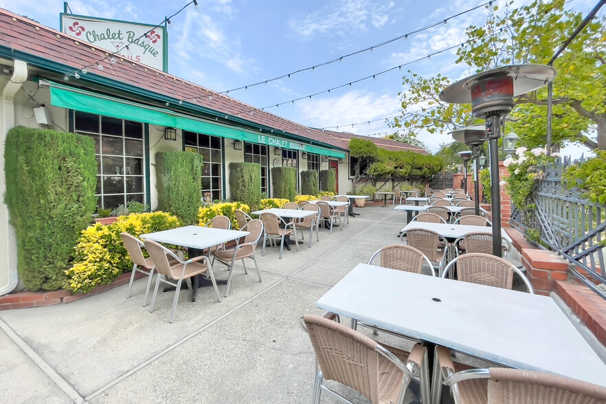 More Photos Of 405 N San Pedro Rd, San Rafael Restaurant For Sale