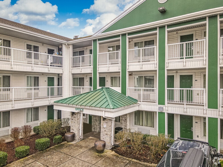 More Photos Of 2101 N Meridian, Puyallup Hospitality For Sale