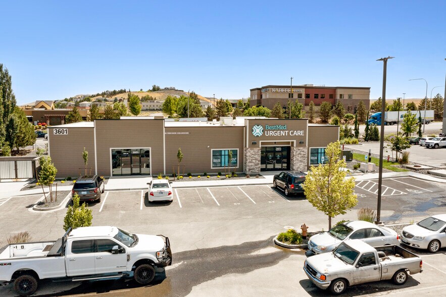 More Photos Of 3601 Plaza Way, Kennewick Storefront Retail Office For Lease