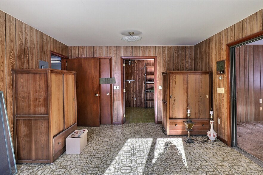 More Photos Of 306 Merwinsburg Rd, Effort Apartments For Sale
