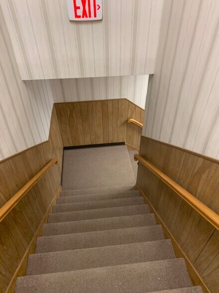 More Photos Of 38 Glen Ave, Berlin Office For Lease