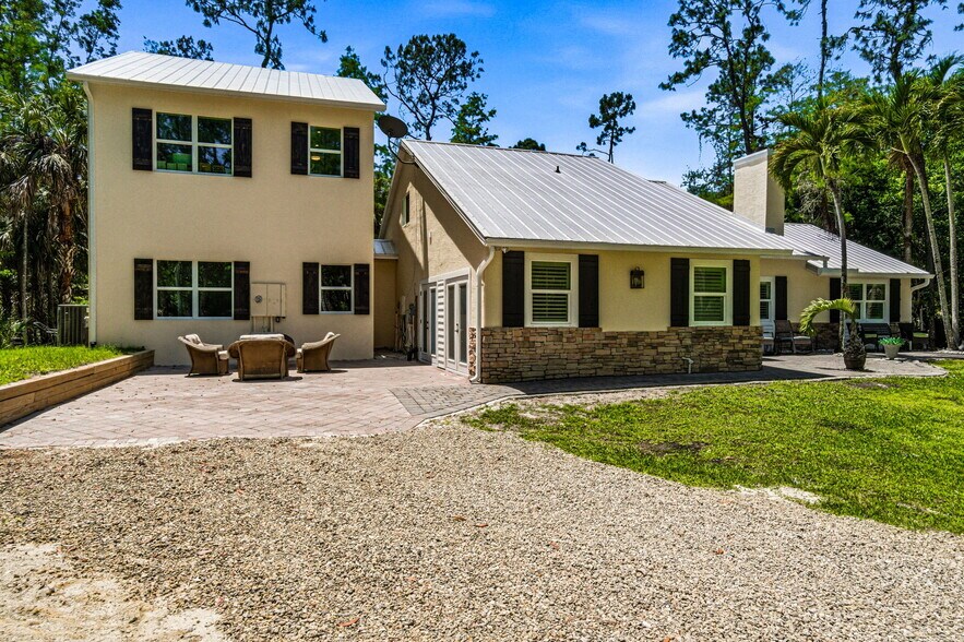 More Photos Of 4120 3rd Ave NW, Naples Apartments For Sale