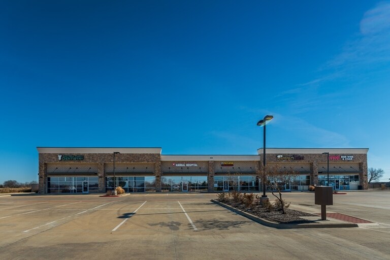 More Photos Of 456 Country Club Rd, Wylie Unknown For Lease