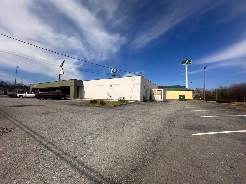 More Photos Of 4661 Chambers Rd, Macon-Bibb Storefront For Sale