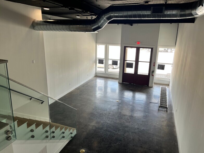 More Photos Of 209 N Main St, Weatherford Storefront Retail Office For Sale