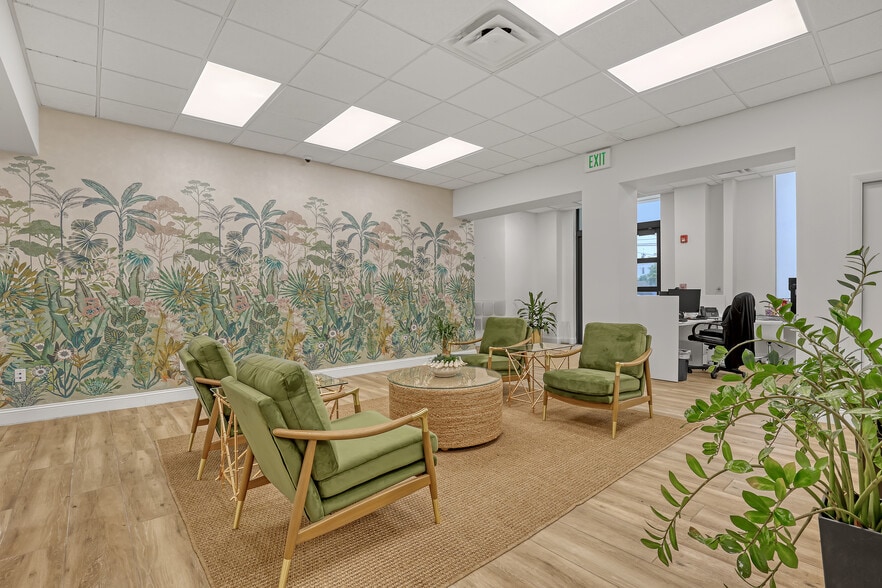 More Photos Of 2701 W Okeechobee Blvd, West Palm Beach Office For Sale