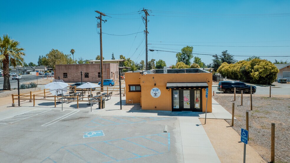 More Photos Of 950 Calimesa Blvd, Calimesa Freestanding For Sale