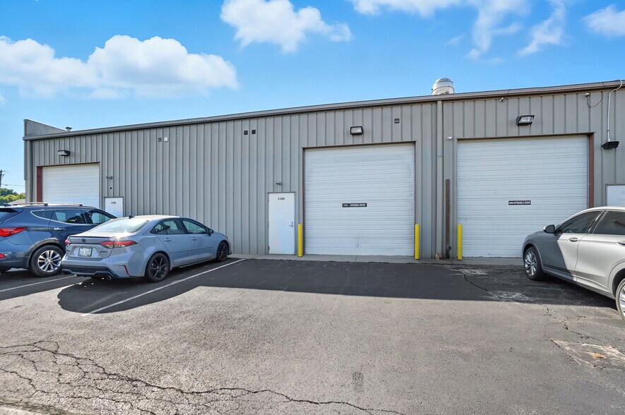 More Photos Of 1104-1124 Kemper Meadow Dr, Forest Park Storefront For Lease