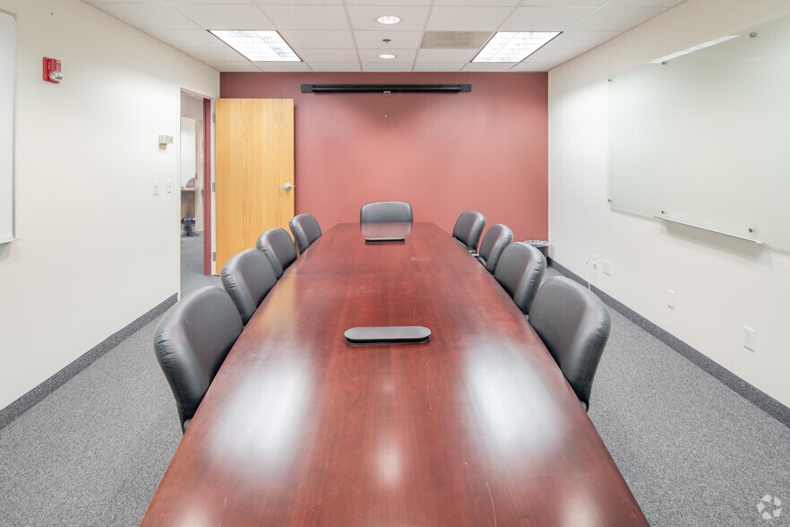 More Photos Of 2 Corporate Pl, Middletown Office For Lease