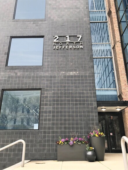 More Photos Of 217 N Jefferson St, Chicago Loft Creative Space For Lease