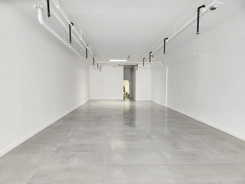 More Photos Of 13-31 SW Osceola St, Stuart Storefront Retail Office For Lease