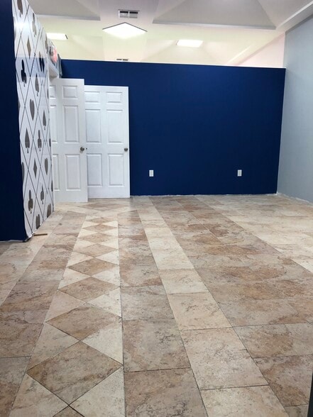 More Photos Of 622 Midland Ave, Staten Island Storefront Retail Residential For Lease