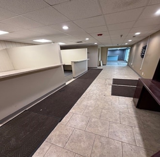 More Photos Of 441 E Plainfield Rd, Countryside Warehouse For Sale