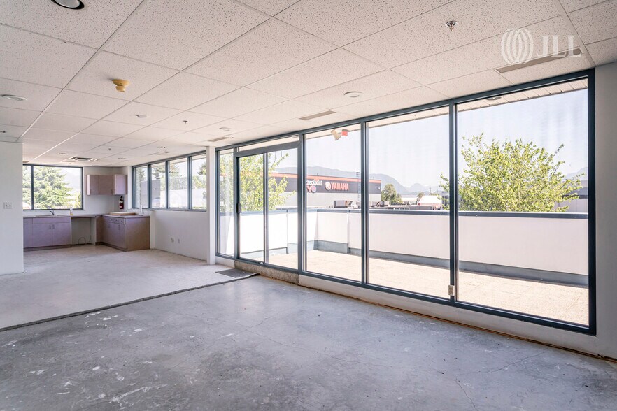 More Photos Of 1467 Mustang Pl, Port Coquitlam Manufacturing For Sale