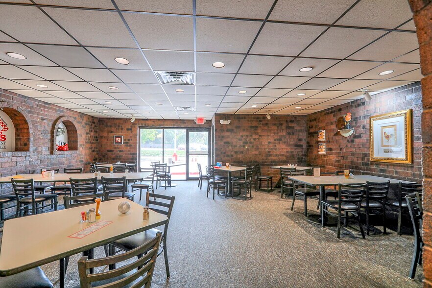 More Photos Of 330 E 135th St, Kansas City Restaurant For Sale