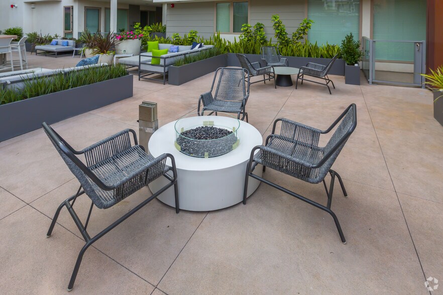 More Photos Of 1110 F St, San Diego Apartments For Lease