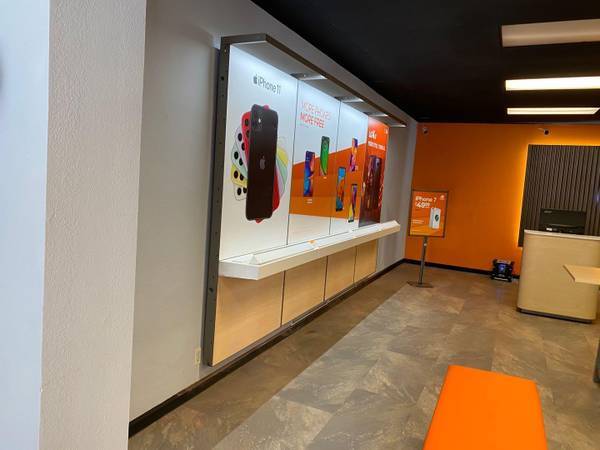 More Photos Of 1015 Macdonald Ave, Richmond Storefront For Lease