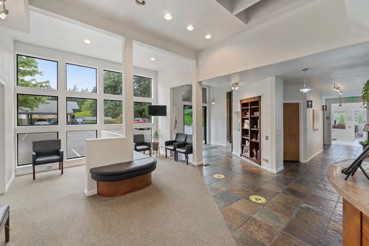 More Photos Of 4114 Bridgeport Way W, University Place Medical For Sale