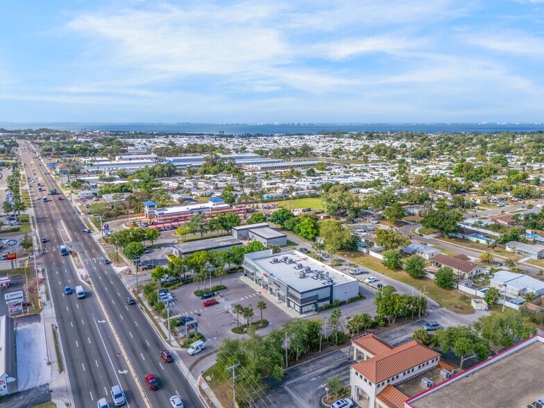 More Photos Of 6228 14th St W, Bradenton Storefront For Lease