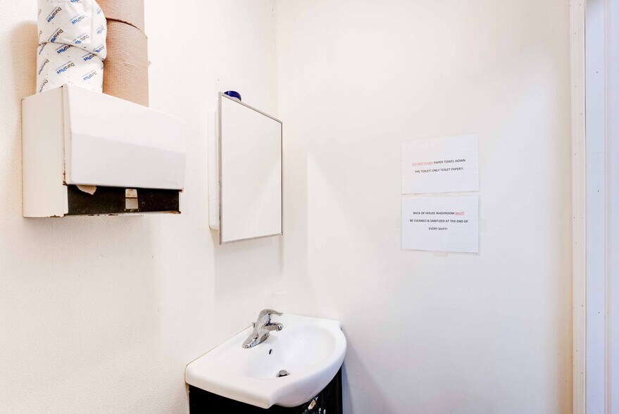 More Photos Of 231 St Paul St W, St Catharines General Retail For Sale