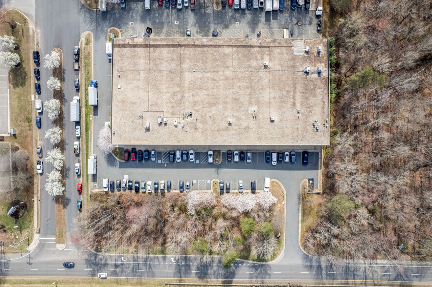 More Photos Of 17857-17889 Fraley Blvd, Dumfries Research And Development For Sale