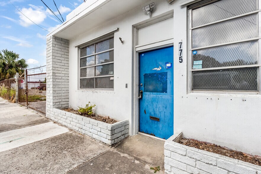 More Photos Of 775 NW 21st St, Miami Service For Sale