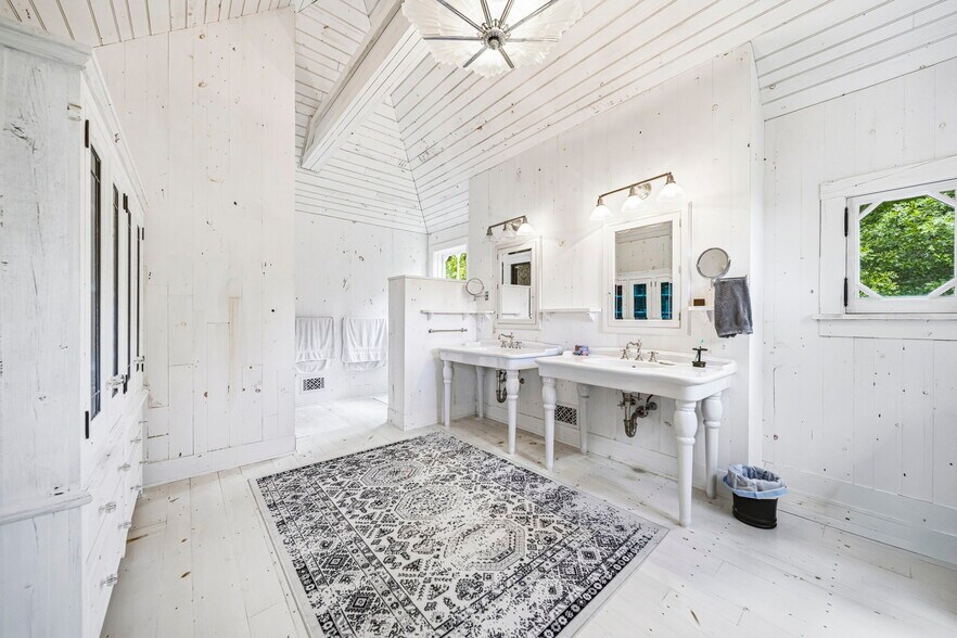 More Photos Of 3126 Mennonite Rd, Mantua Sports And Entertainment For Sale