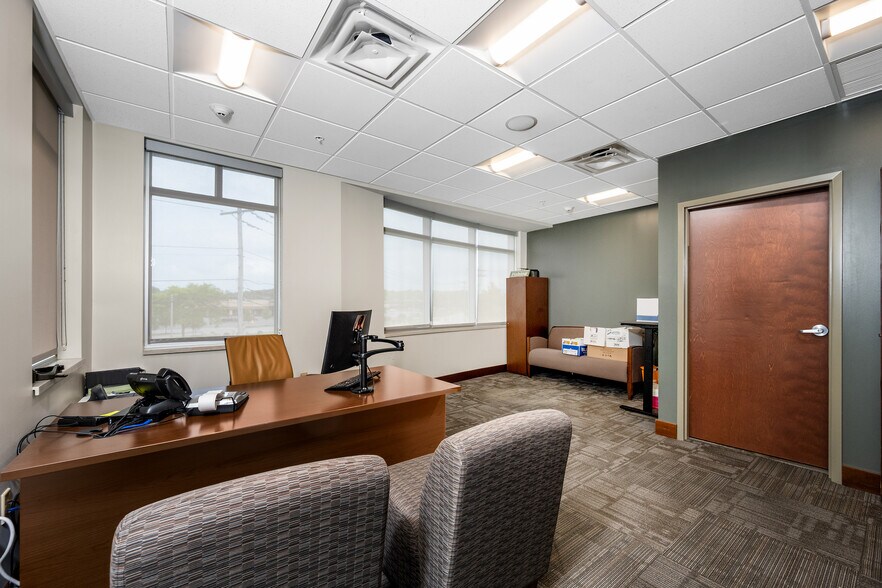 More Photos Of 3020 Orchard Park Rd, Buffalo Office For Sale