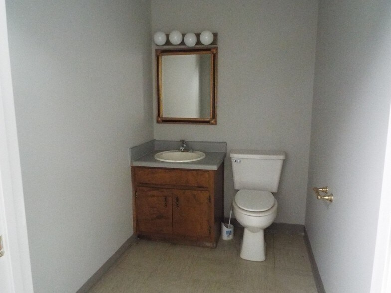 More Photos Of 1298 Rockbridge Rd, Stone Mountain Office For Sale