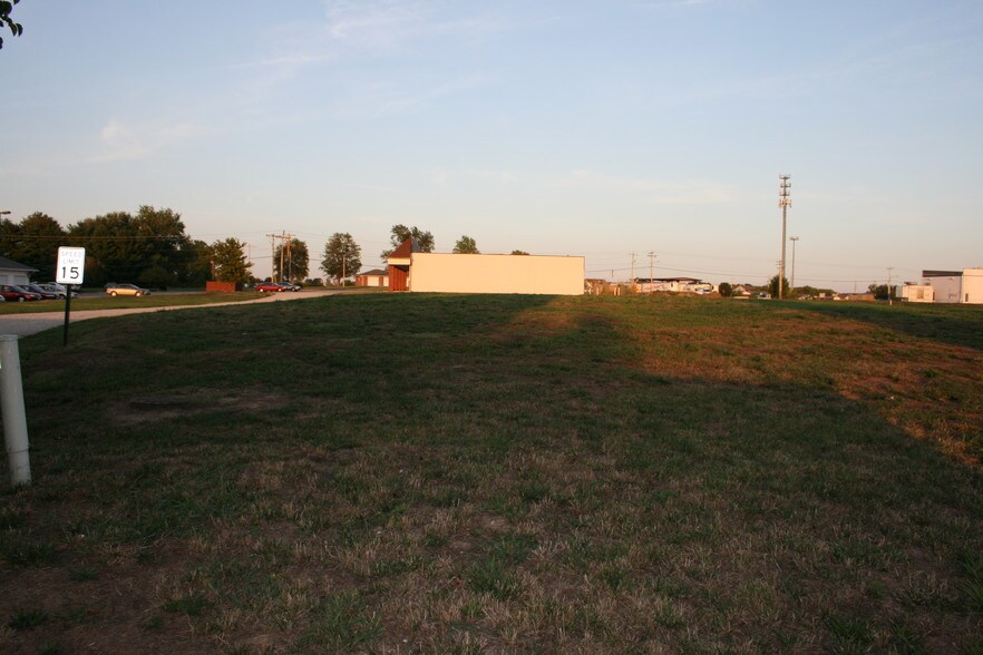 More Photos Of 4510 N Illinois St, Swansea Freestanding For Sale