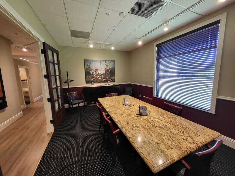 More Photos Of 1575 Pine Ridge Rd, Naples General Retail For Lease