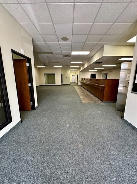 More Photos Of 1702 Battleground Ave, Greensboro Bank For Lease